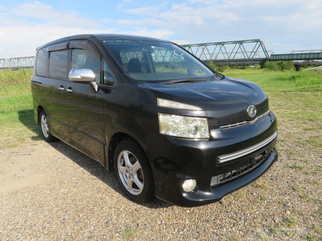 2010 Toyota Voxy