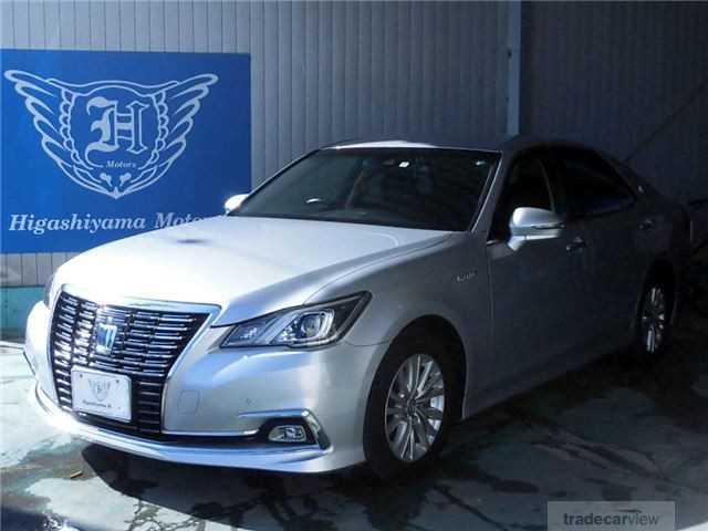 2017 Toyota Crown Hybrid