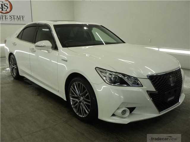 2013 Toyota Crown Hybrid