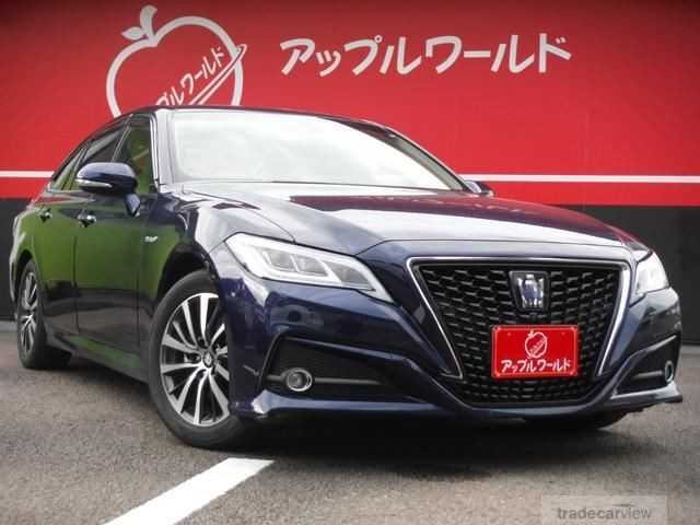 2018 Toyota Crown Hybrid