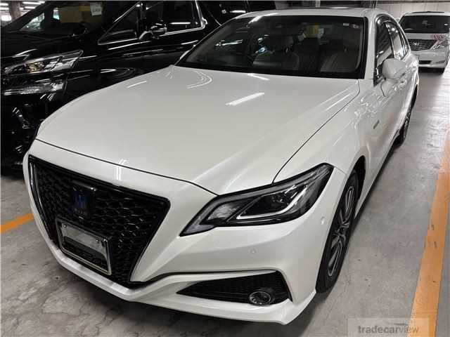 2019 Toyota Crown Hybrid