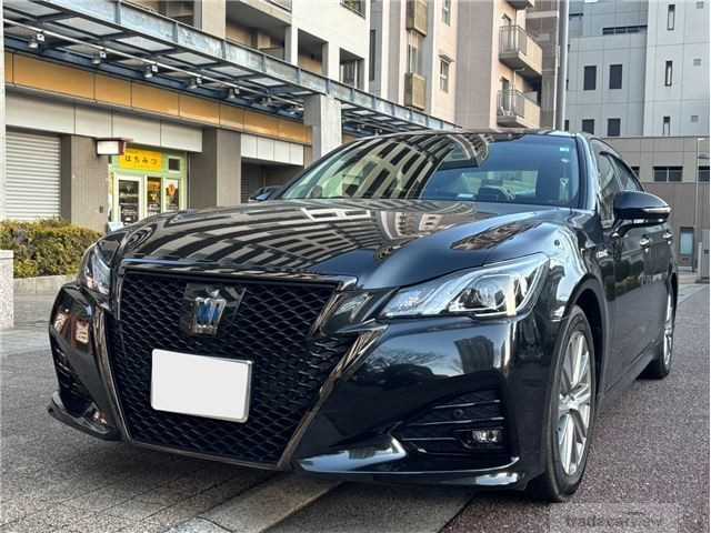 2018 Toyota Crown Hybrid