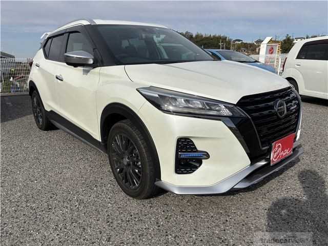 2022 Nissan KIX