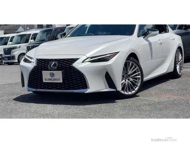 2023 Lexus IS