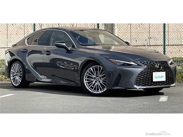 2022 Lexus IS