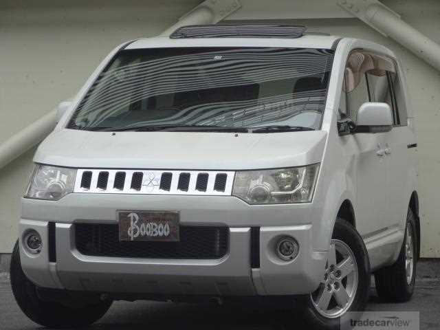 2011 Mitsubishi Delica D5