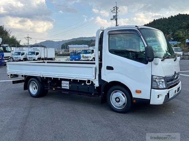 2023 Hino Dutro