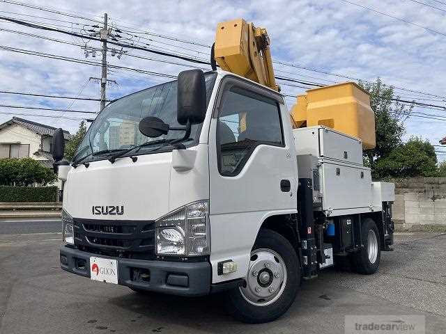 2017 Isuzu Elf Truck