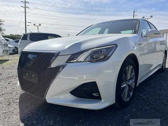 2017 Toyota Crown Hybrid