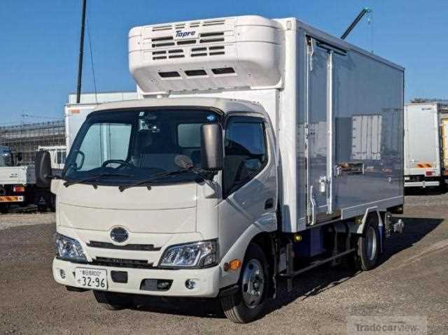 2023 Hino Dutro