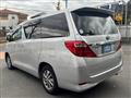 2013 Toyota Alphard Hybrid