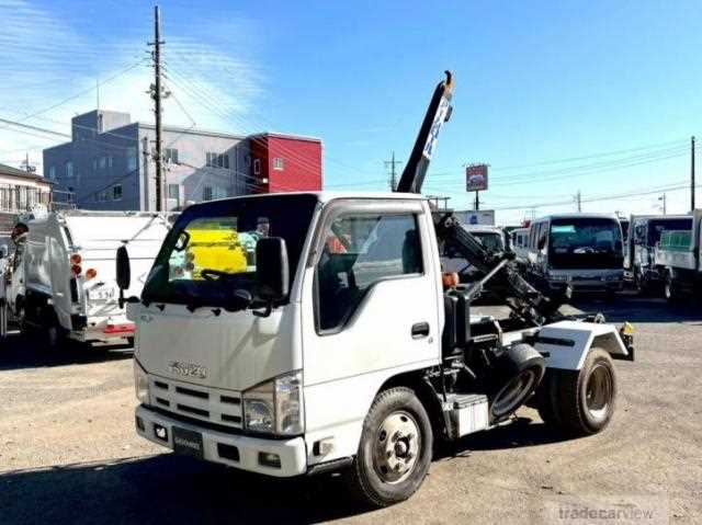 2013 Isuzu Elf Truck