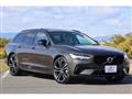 2022 Volvo V90