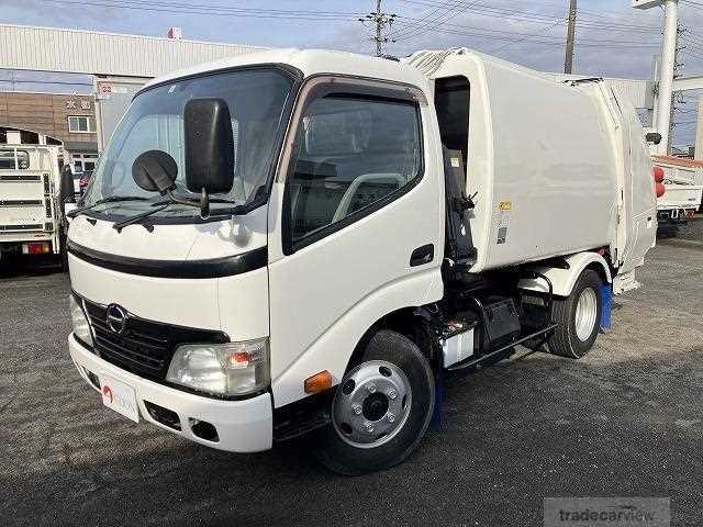 2010 Hino Dutro