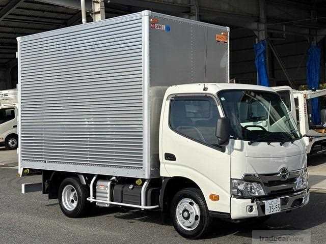 2024 Hino Dutro