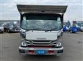 2020 Isuzu Elf Truck