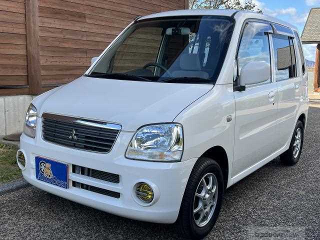 2004 Mitsubishi Toppo Bj