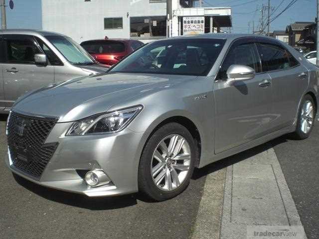 2013 Toyota Crown Hybrid