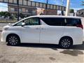 2016 Toyota Alphard Hybrid