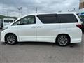 2013 Toyota Alphard G