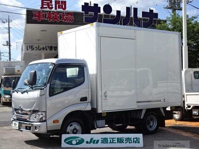 2022 Toyota Dyna Truck