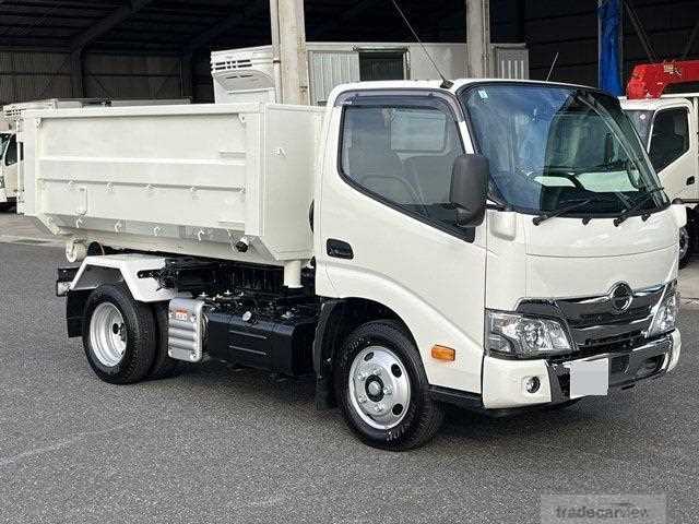 2024 Hino Dutro