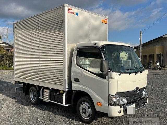 2024 Hino Dutro