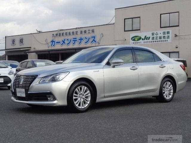 2013 Toyota Crown Hybrid