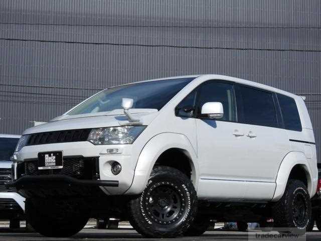 2015 Mitsubishi Delica D5