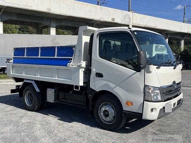 2024 Hino Dutro