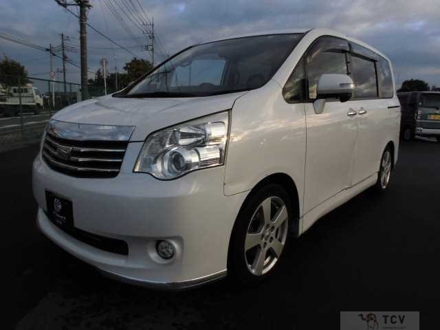 2012 Toyota Noah