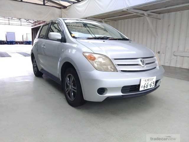 2005 Toyota IST