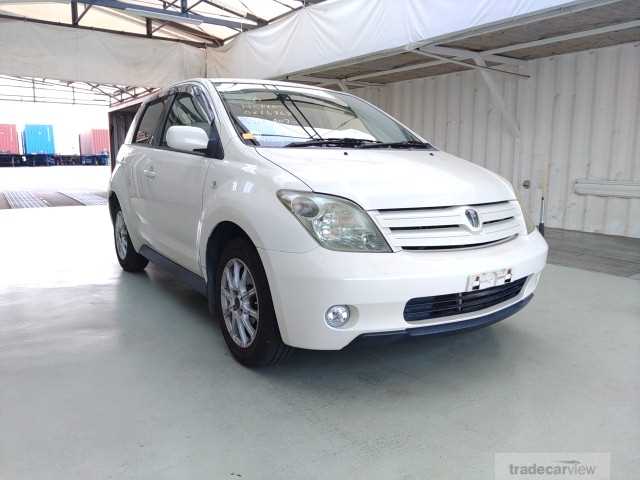 2005 Toyota IST