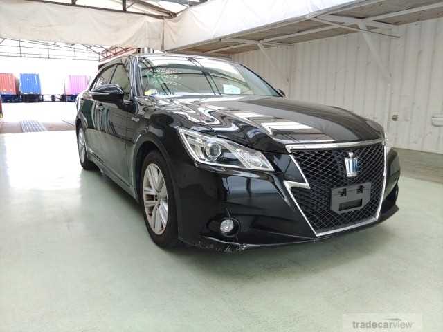 2015 Toyota Crown Hybrid