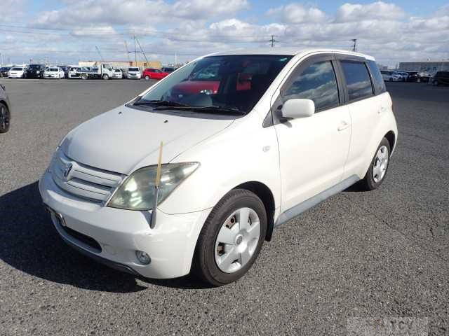 2005 Toyota IST