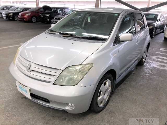 2003 Toyota IST