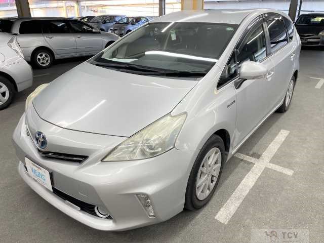 2013 Toyota PRIUS α