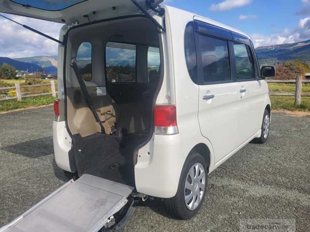 2012 Daihatsu Tanto