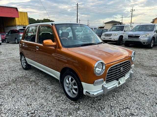 2000 Daihatsu Miragino