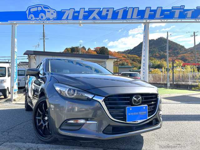 2016 Mazda Axela