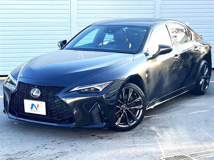 2022 Lexus IS