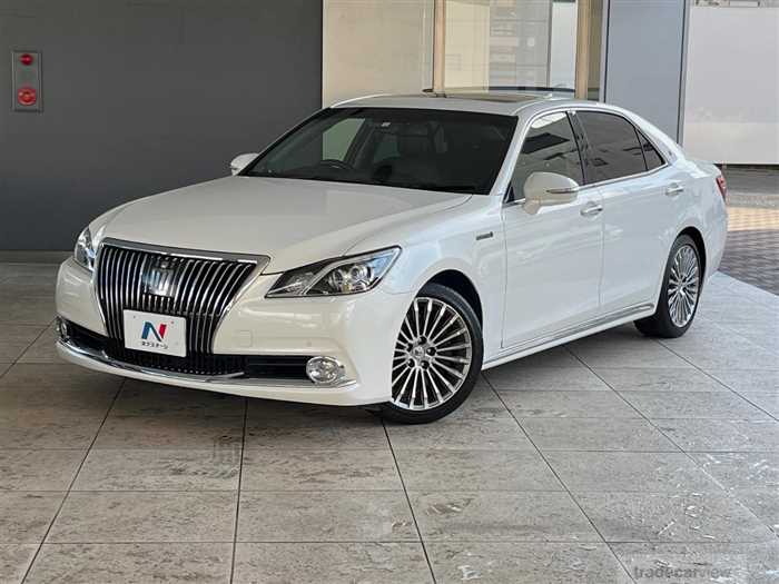 2013 Toyota Crown Majesta