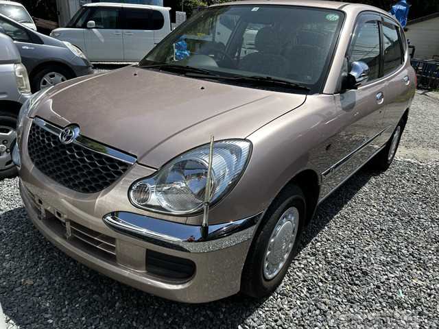 2004 Toyota Duet