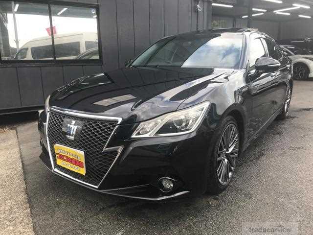 2013 Toyota Crown Hybrid