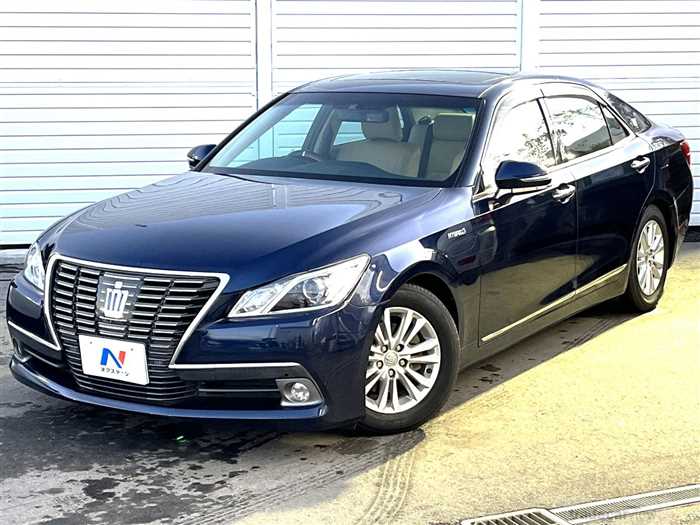 2014 Toyota Crown Hybrid