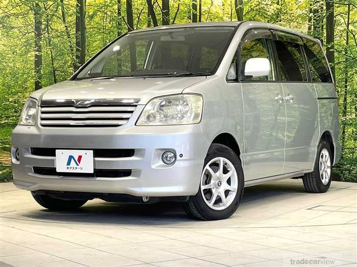 2004 Toyota Noah