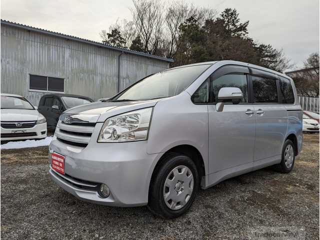 2007 Toyota Noah