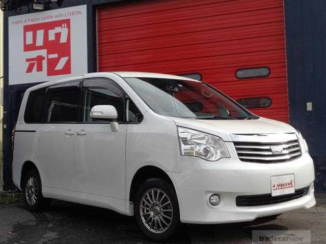 2013 Toyota Noah