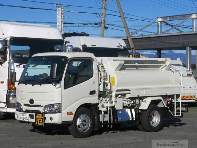 2023 Hino Dutro