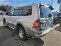 2000 Mitsubishi Pajero